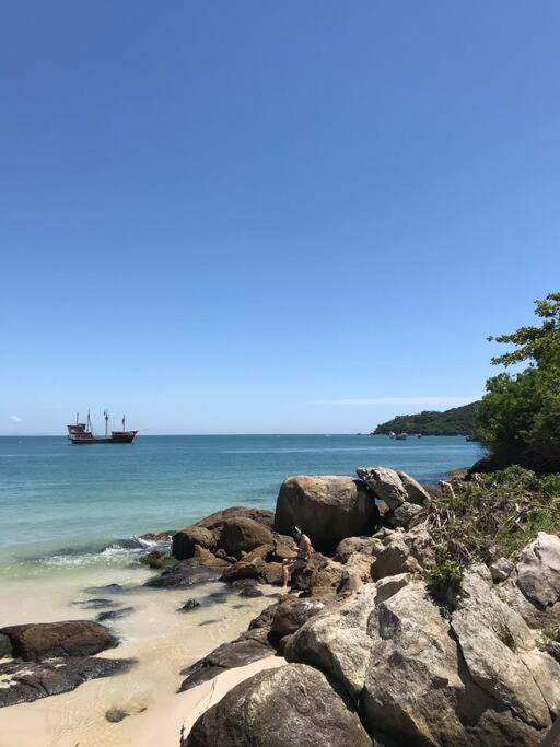 Apto Em Condominio No Centro De Bombinhas, Proximo Da Praia Екстериор снимка