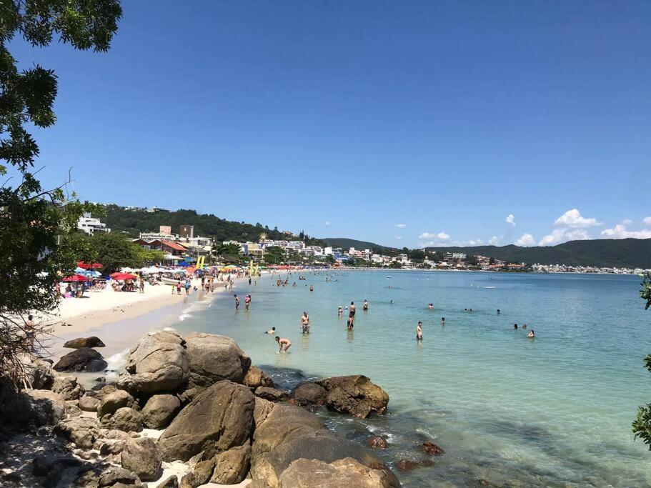 Apto Em Condominio No Centro De Bombinhas, Proximo Da Praia Екстериор снимка