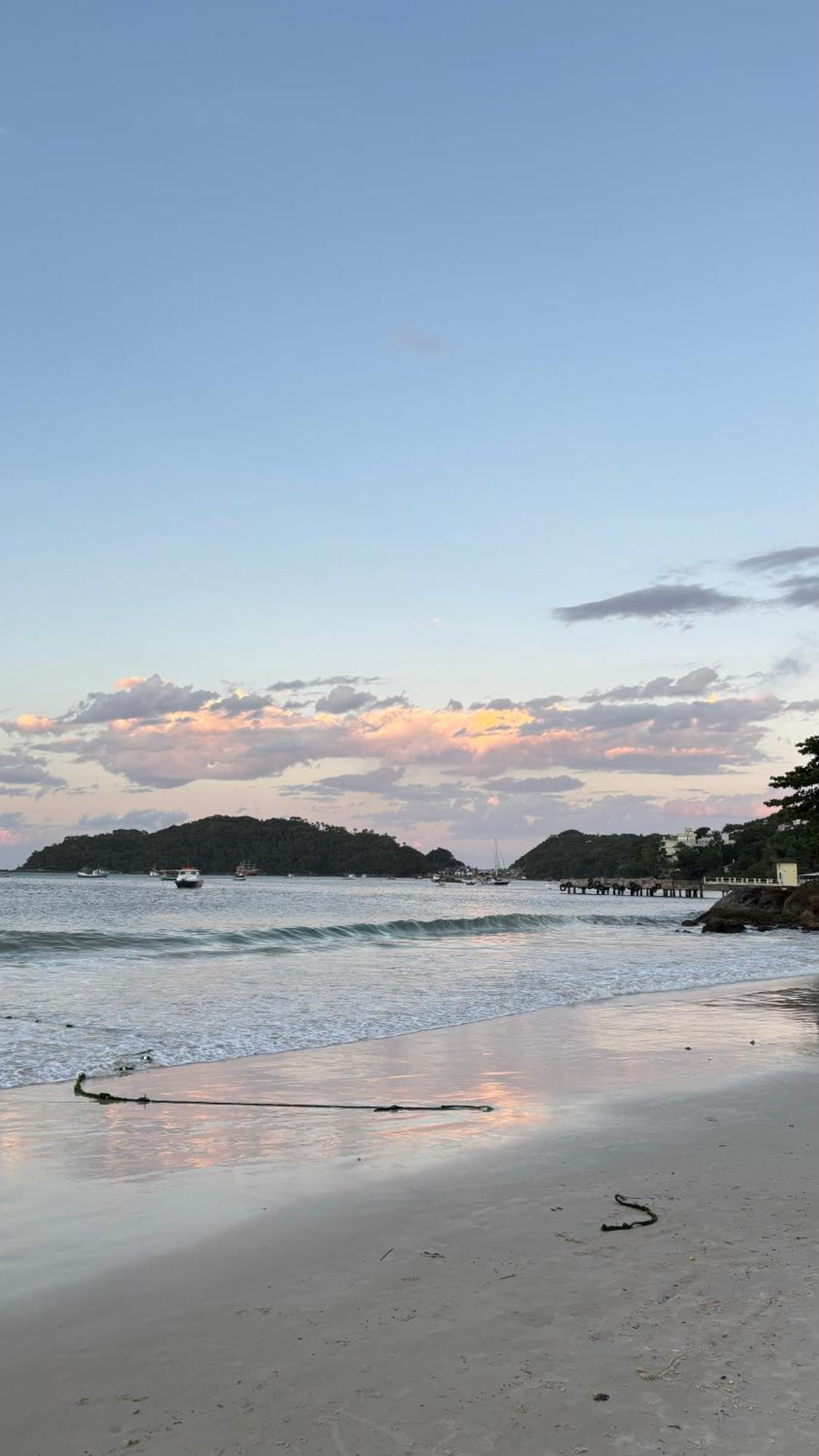 Apto Em Condominio No Centro De Bombinhas, Proximo Da Praia Екстериор снимка